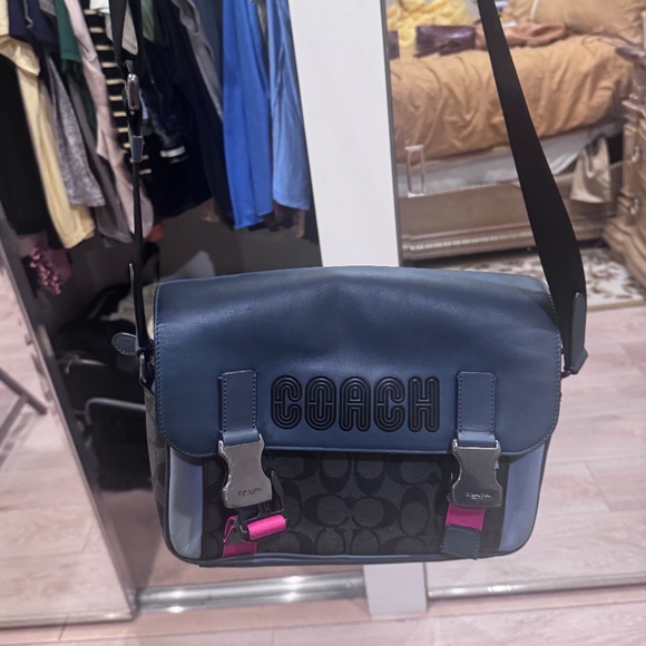 Coach Purse - Picture 1 of 3